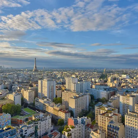 Superbe Avec Piscine Et Balcon Vue Sur La Tour Eiffel