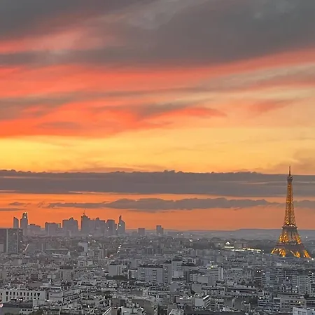 Superbe Avec Piscine Et Balcon Vue Sur La Tour Eiffel *